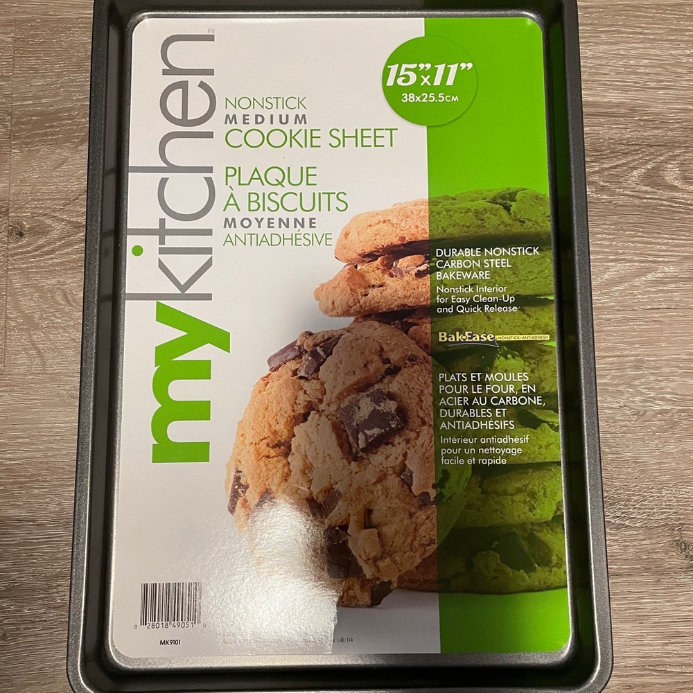 🍀4 for $25🍀

BRAND NEW My Kitchen Non-Stick Cookie Sheets - Brand New